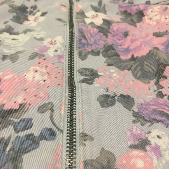 Kimchi Blue - strapless dress with pockets - Picture 2 of 5